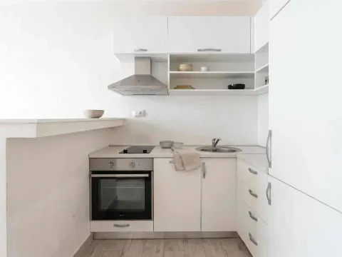 Izdavanje, jednosoban stan, 44m², Centar, Budva - image 3
