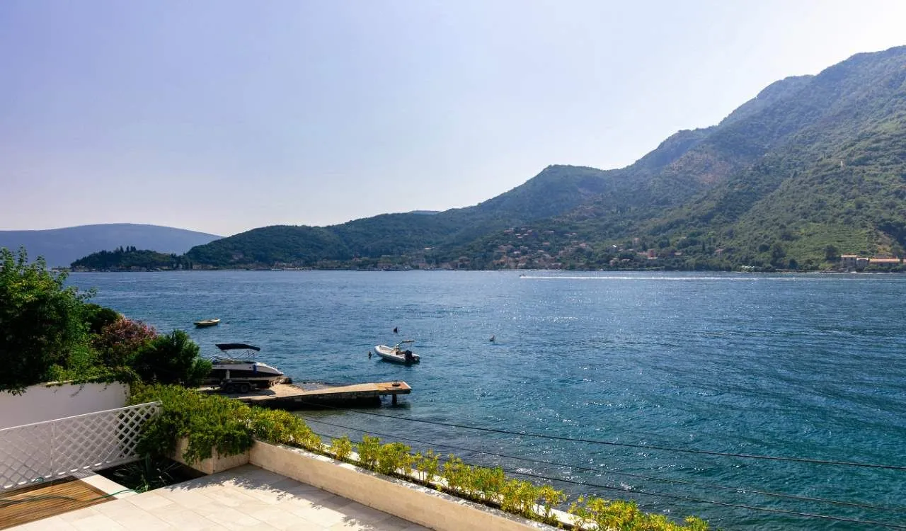 Sale, house, 423m², Lepetani, Tivat