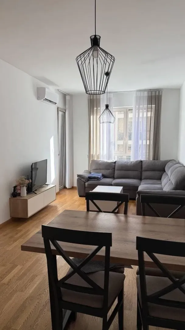 Rent, one bedroom apartment, 45m², Bečići, Budva