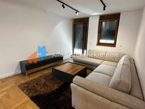 Izdavanje, trosoban stan, 80m², Stari Grad, Beograd