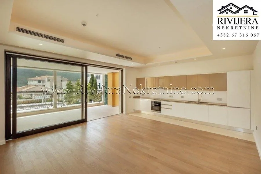 Prodaja, trosoban stan, 171m², Kamenari, Herceg Novi
