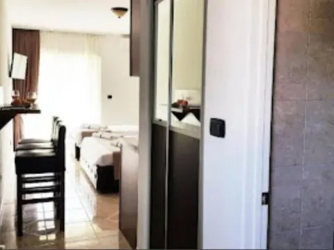 Rent, hospitality venue, 25m², Dobra Voda, Budva - image 5