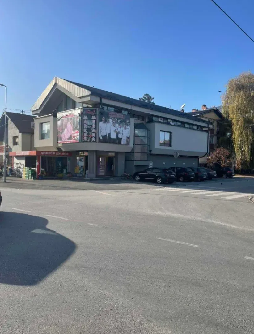 Prodaja, poslovni prostor, 370m², Arilje, Srbija