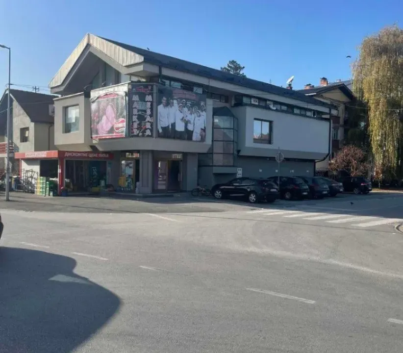 Prodaja, poslovni prostor, 370m², Arilje, Srbija