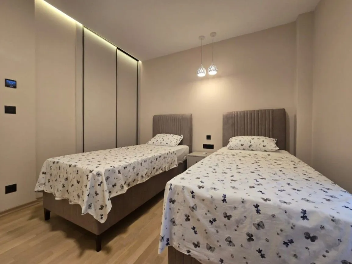 Izdavanje, dvosoban stan, 68m², Pobrežje, Podgorica