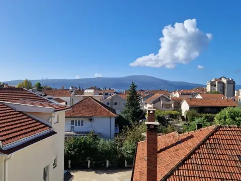 Izdavanje, stan, 62m², Tivat, Crna Gora - image 2