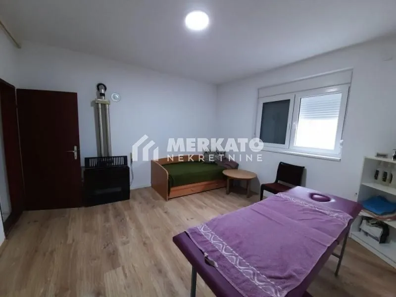 Prodaja, kuća, 242m², Gradnulica, Zrenjanin