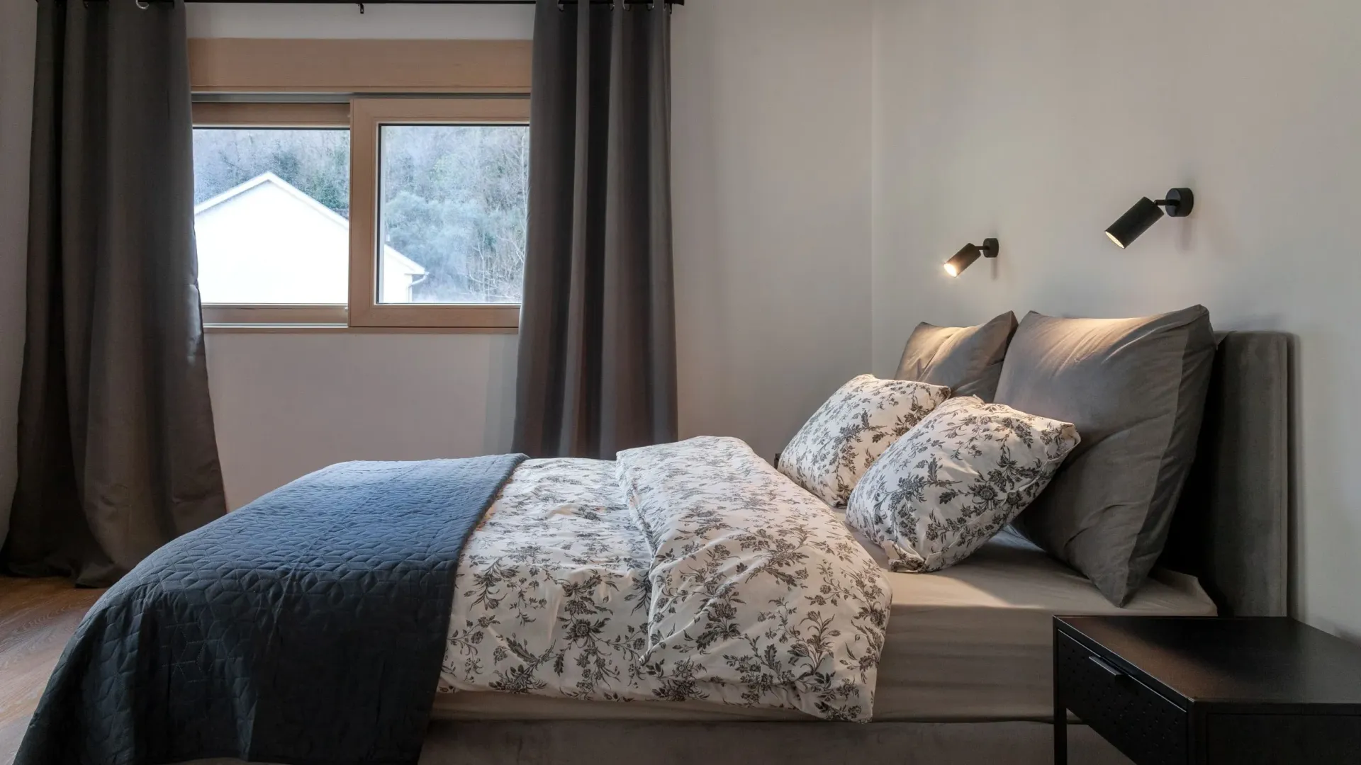 Sale, three bedroom apartment, 136m², Kotor, Crna Gora