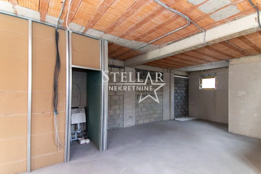 Rent, office space, 87m², Pobrežje, Podgorica