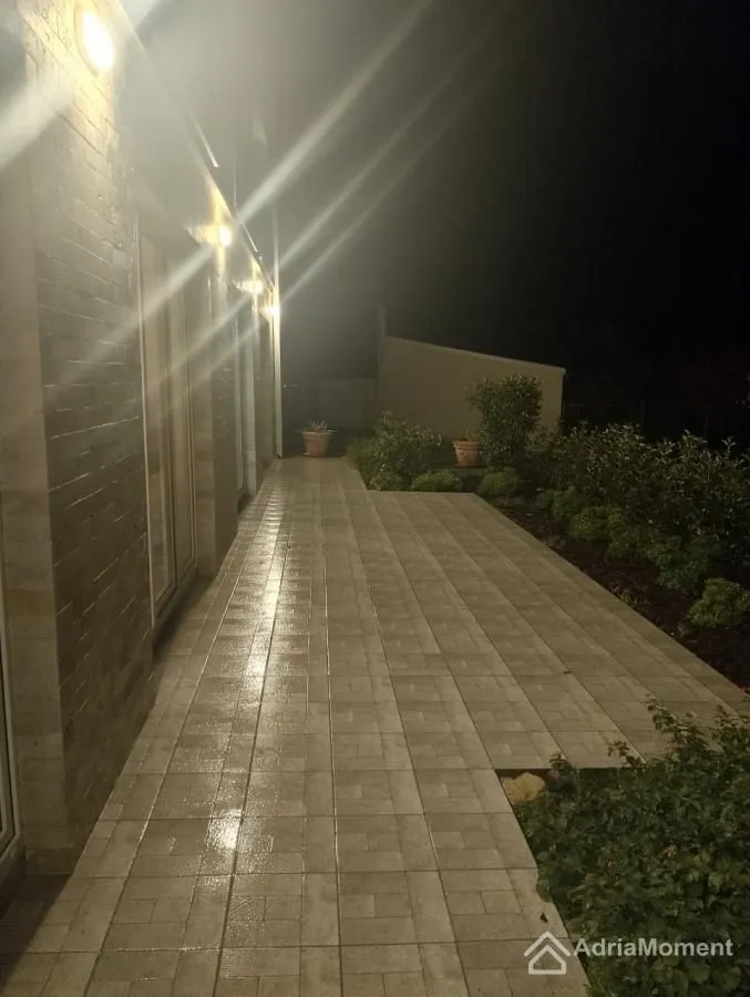Prodaja, dvosoban stan, 74m², Đenovići, Herceg Novi