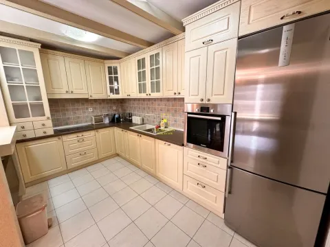 Prodaja, dvosoban stan, 92m², City Kvart, Podgorica - image 4