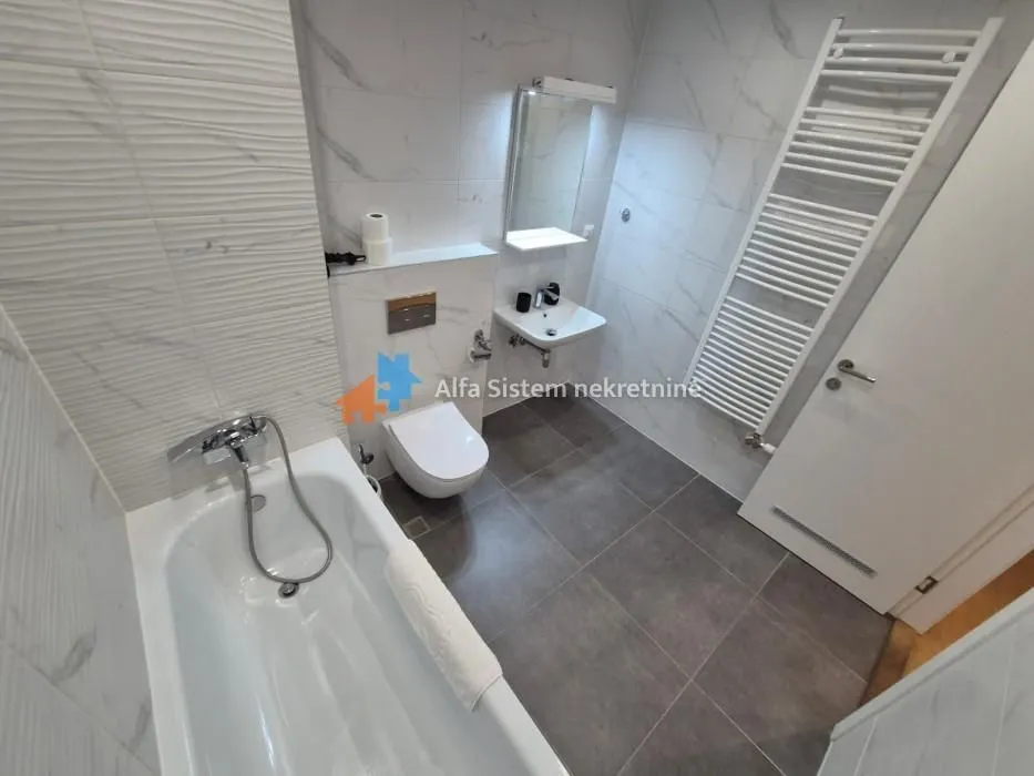 Izdavanje, trosoban stan, 95m², Trošarina, Voždovac Sve Podlokacije