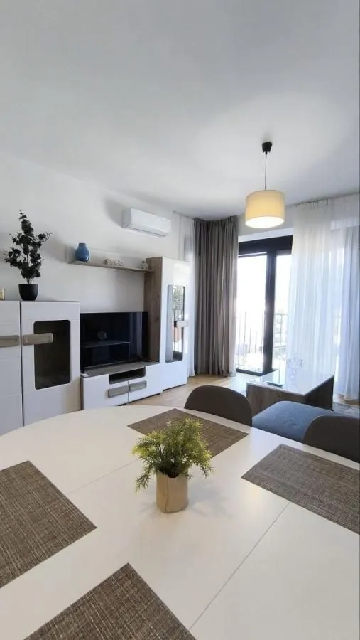 Rent, one bedroom apartment, 55m², Centar, Tivat