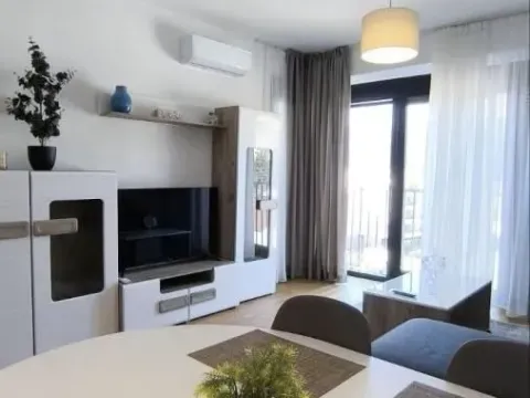 Izdavanje, jednosoban stan, 55m², Centar, Tivat - image 4