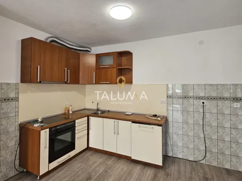 Izdavanje, kuća, 210m², Masline, Podgorica - image 14