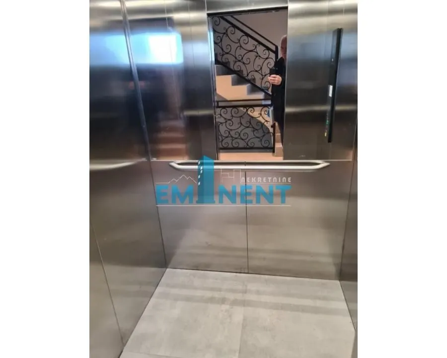Sale, office space, 113m², Lion, Zvezdara Sve Podlokacije