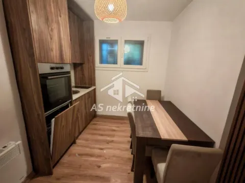 Sale, two bedroom apartment, 48m², Kalenić Pijaca, Vračar Sve Podlokacije - image 13