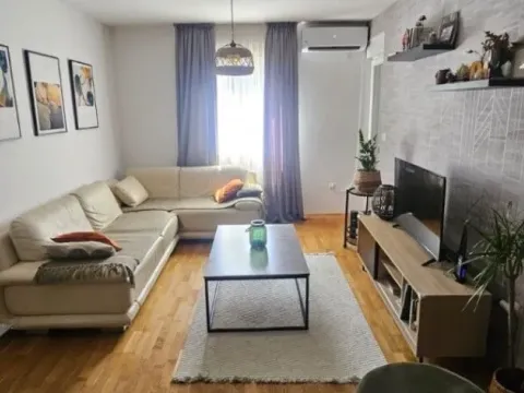 Prodaja, dvosoban stan, 73m², Stari Aerodrom, Podgorica - image 7