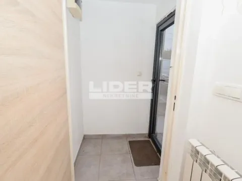 Izdavanje, poslovni prostor, 45m², Čukarica, Beograd - image 8