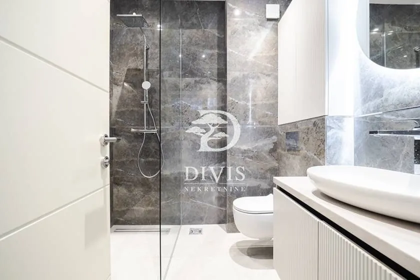 Izdavanje, poslovni prostor, 15330m², Senjak, Beograd