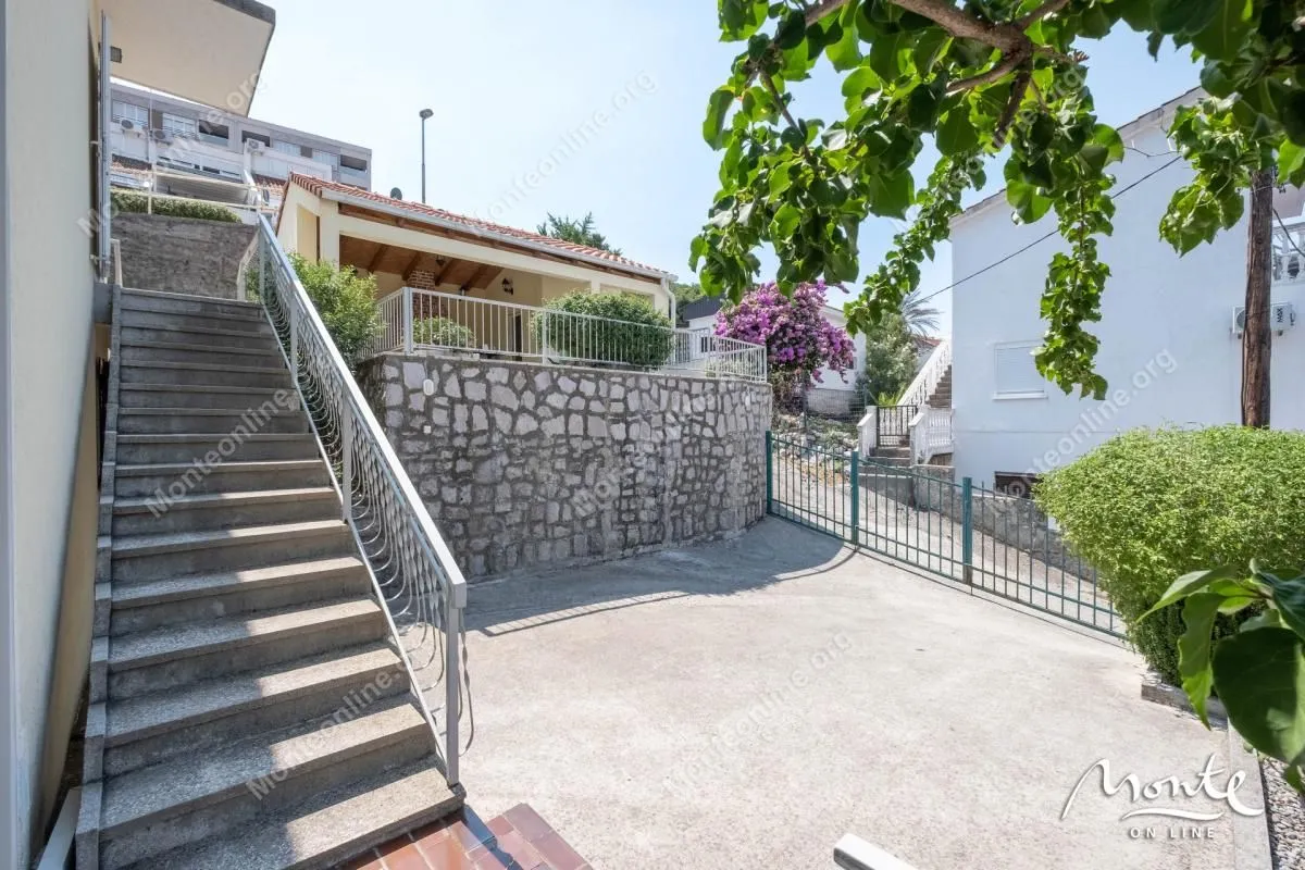 Prodaja, kuća, 147m², Krašići, Tivat