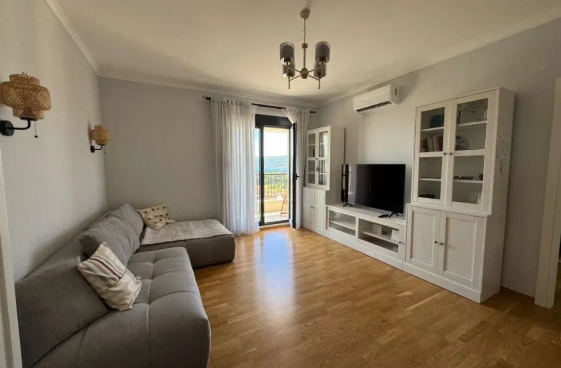 Izdavanje, trosoban stan, 110m², Seljanovo, Tivat