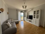 Izdavanje, trosoban stan, 110m², Seljanovo, Tivat - image 1