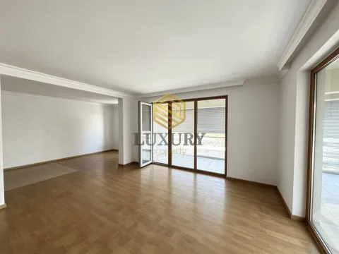 Prodaja, trosoban stan, 120m², Tološka šuma, Podgorica - image 1