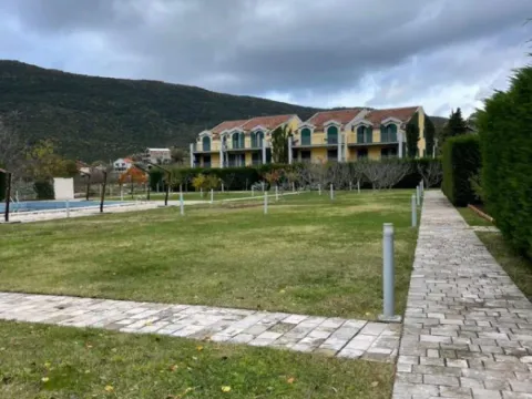 Izdavanje,  kuća, 176m2, Lastva Grbaljska, Kotor
