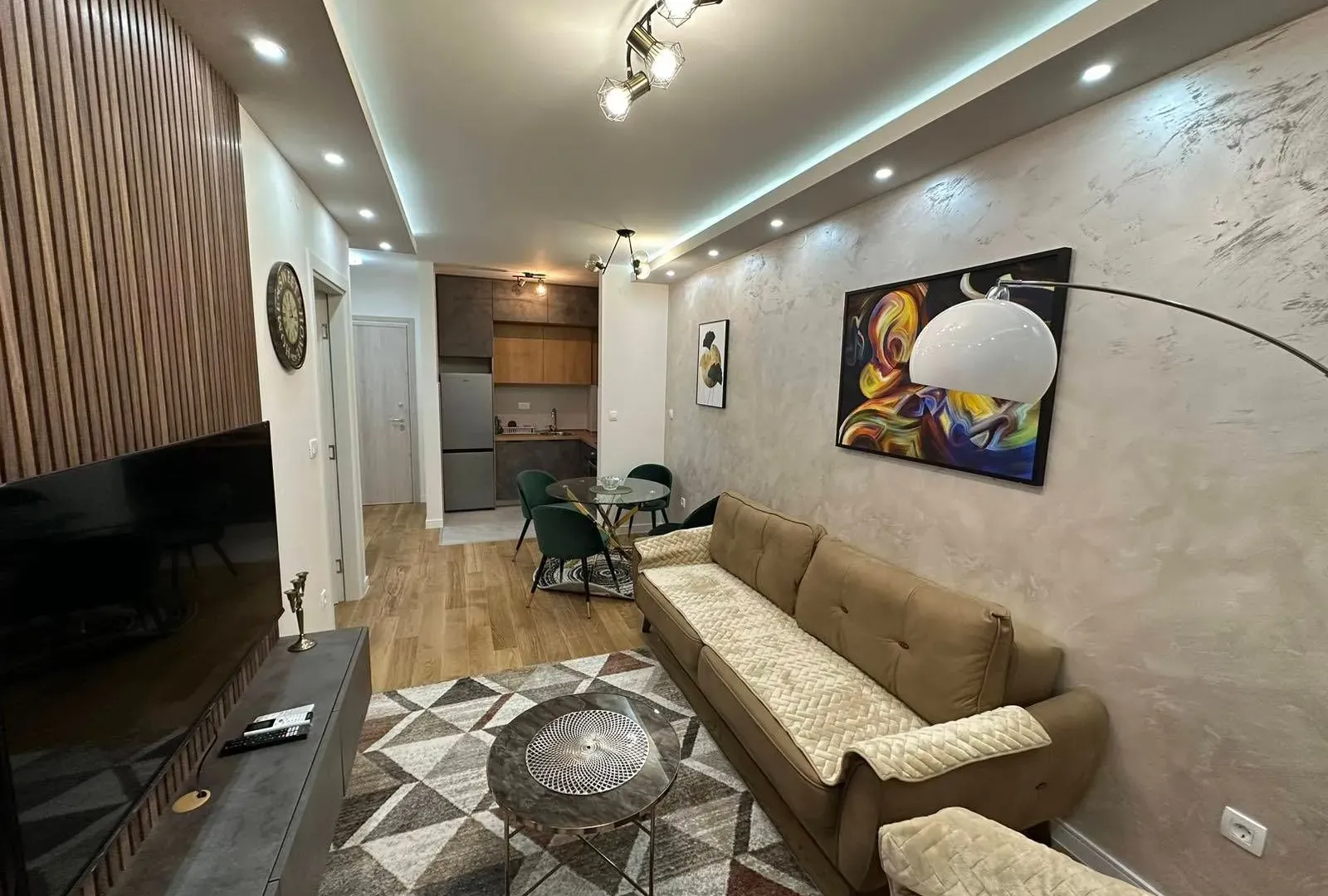 Izdavanje, stan, 42m², Central Point, Podgorica