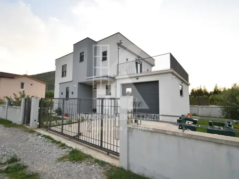 Prodaja, kuća, 210m2, Tološi, Podgorica Prodaja, kuća, 210m2, Tološi, Podgorica