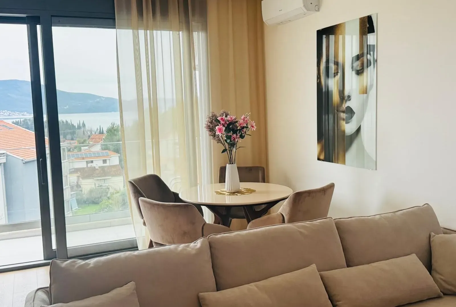 Prodaja, trosoban stan, 90m², Kava, Tivat