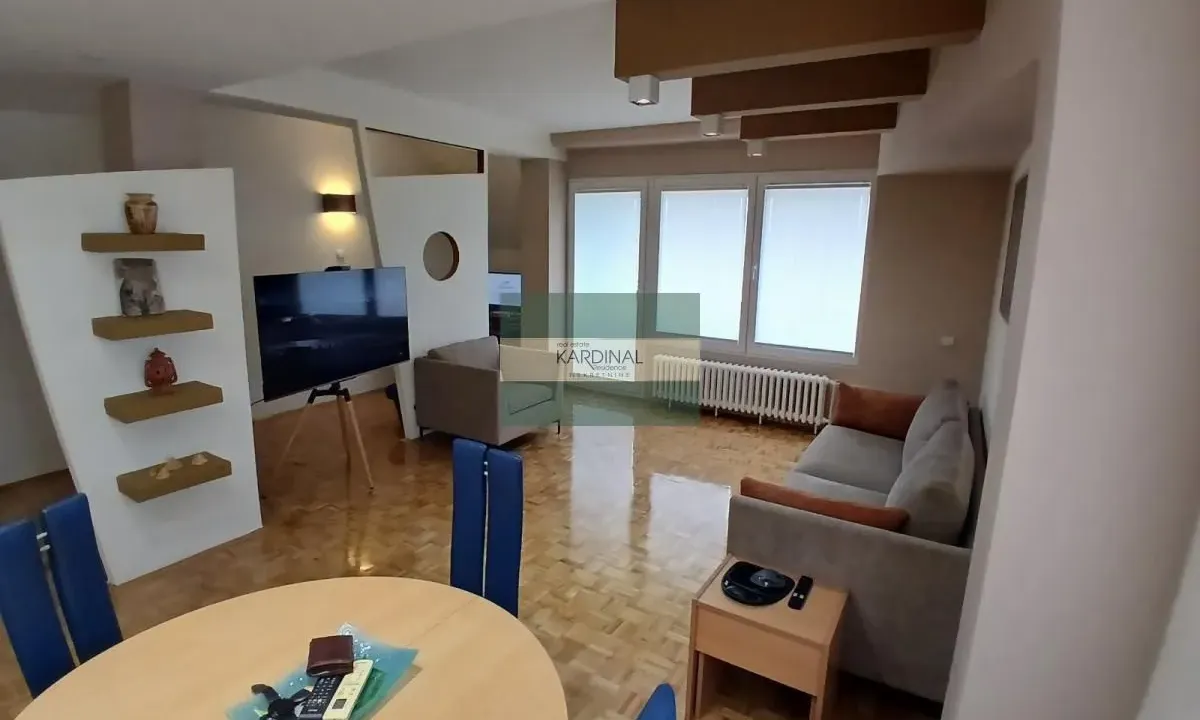 Prodaja, jednosoban stan, 63m², Aerodrom, Kragujevac