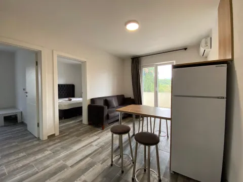 Izdavanje, dvosoban stan, 60m², Radovići, Tivat - image 2