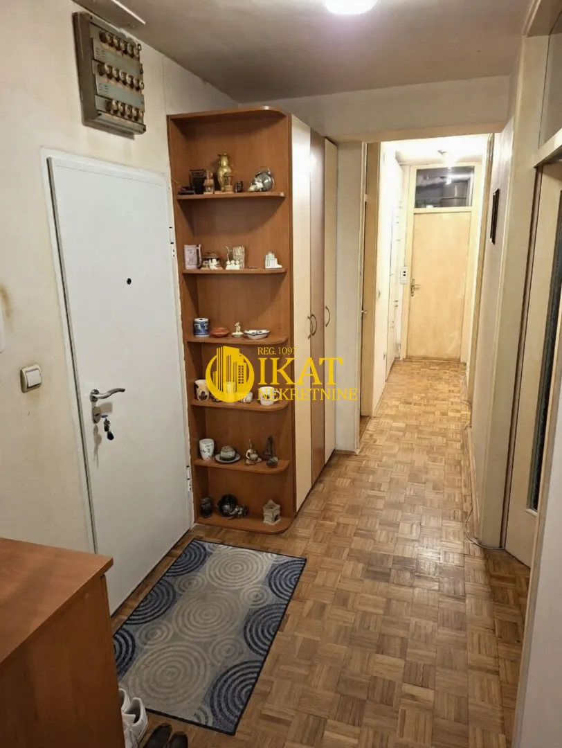 Prodaja, dvosoban stan, 74m², Vračar Sve Podlokacije, Beograd