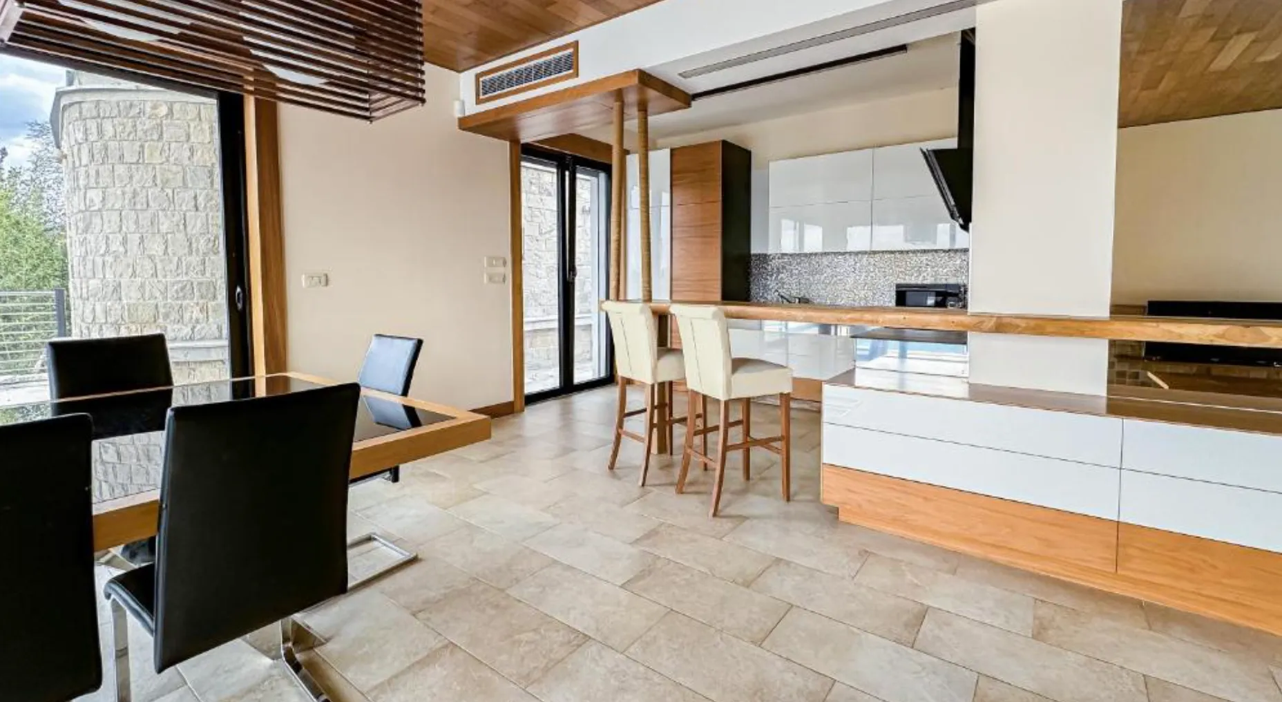 Rent, house, 300m², Dub, Kotor