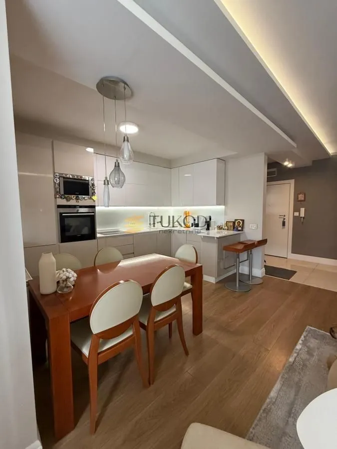 Prodaja, stan, 146m², Rotkvarija, Novi Sad Sve Podlokacije