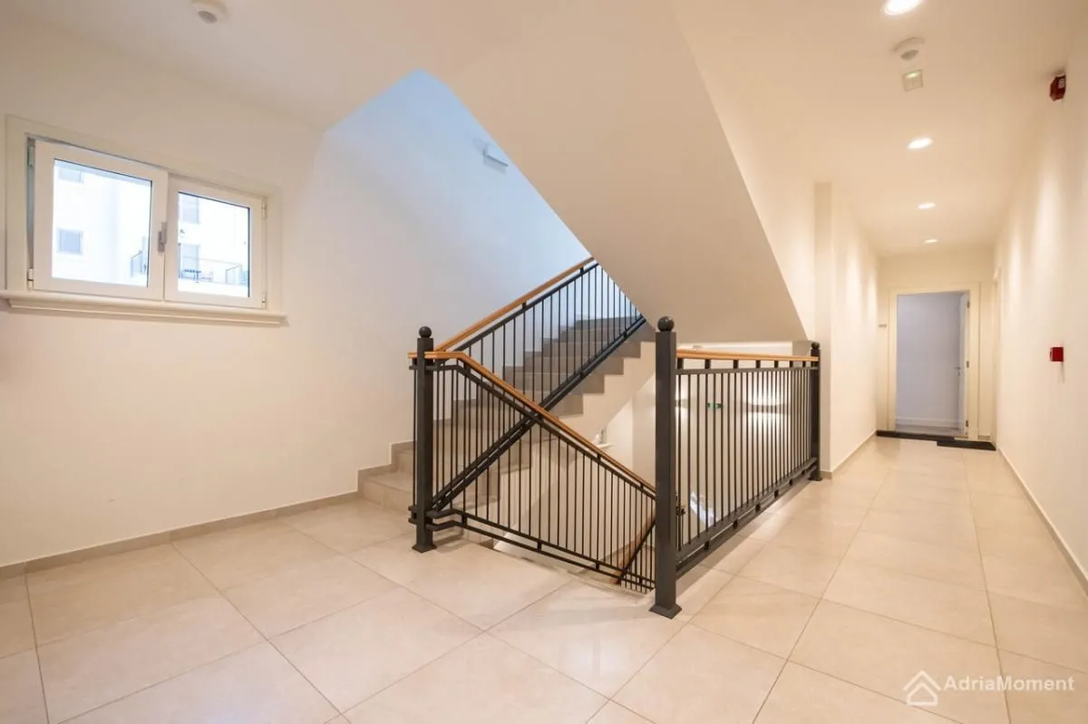 Prodaja, jednosoban stan, 57m², Radovići, Tivat