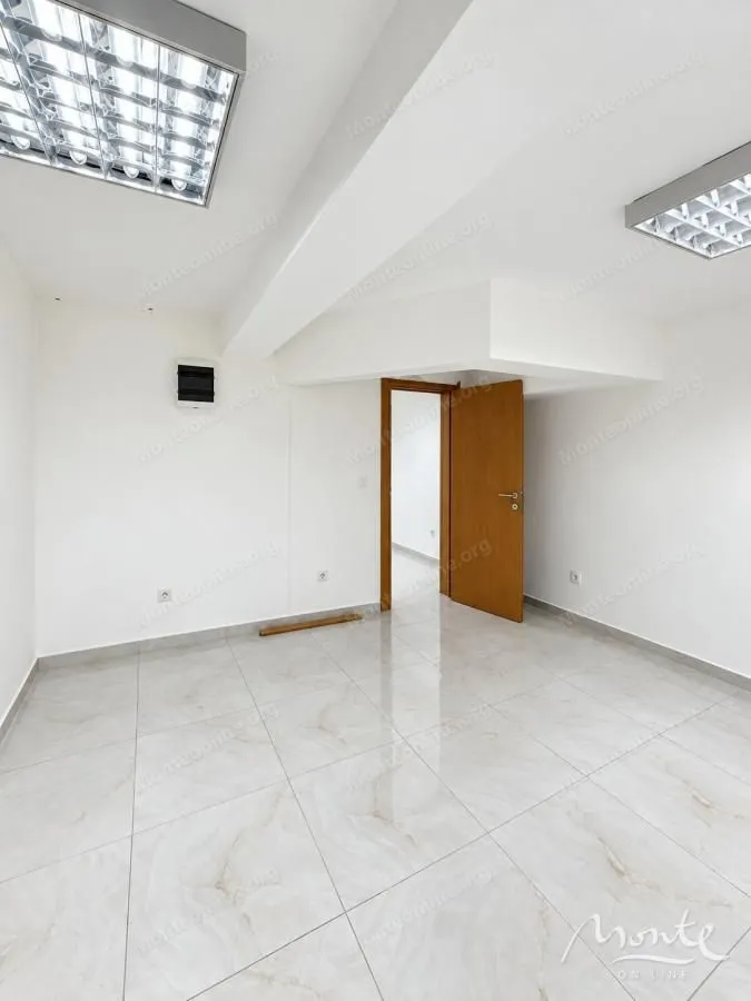 Sale, office space, 64m², Lepa Kata, Podgorica