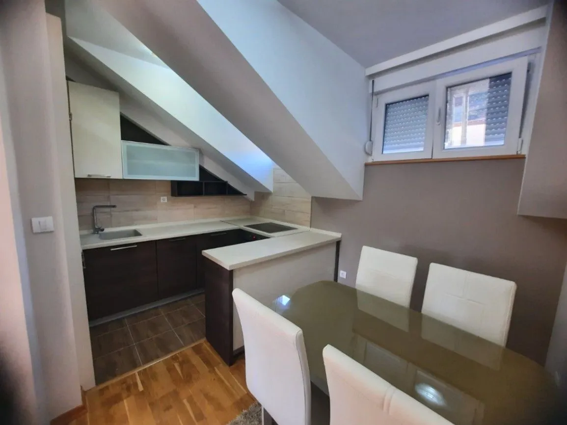Prodaja, dvosoban stan, 62m², Cetinje, Crna Gora