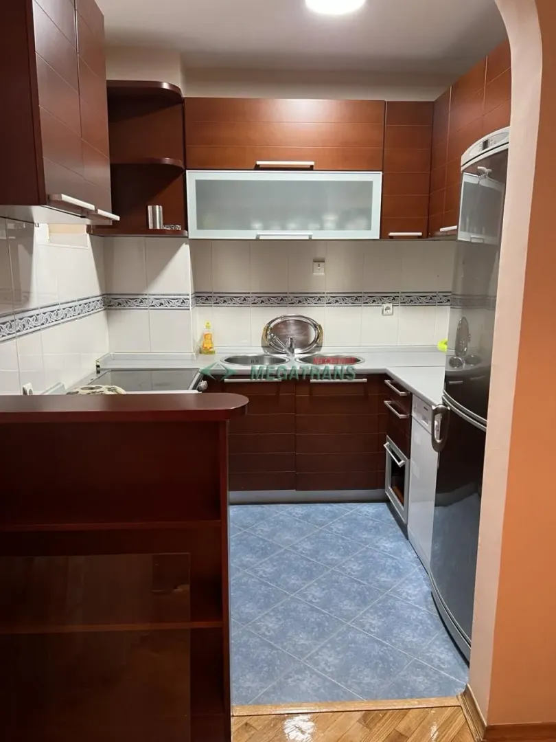Izdavanje, trosoban stan, 78m², Bulevar Oslobodjenja, Novi Sad Sve Podlokacije