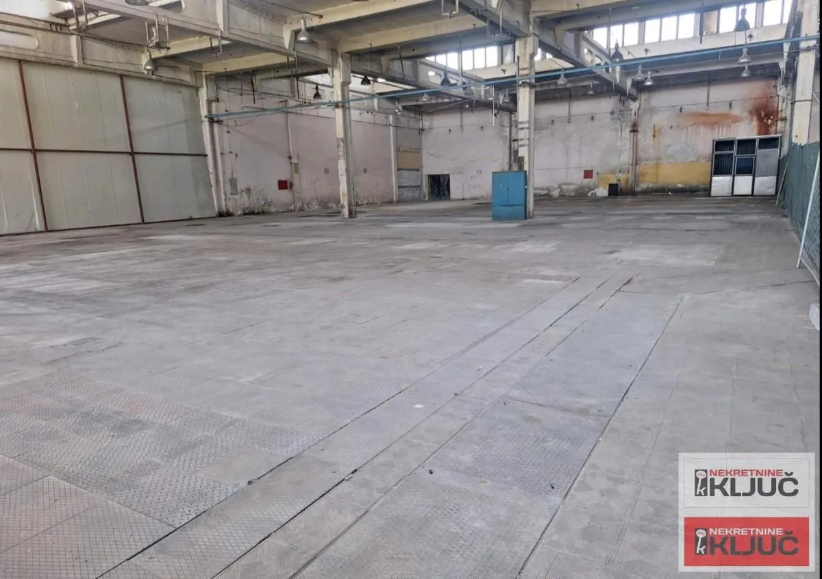 Izdavanje, poslovni prostor, 1300m², Salajka, Novi Sad Sve Podlokacije