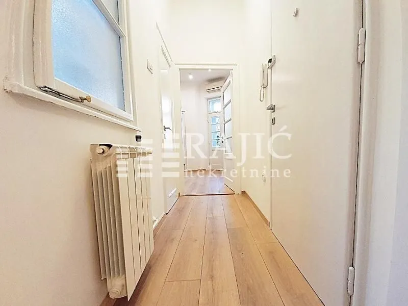 Rent, office space, 87m², Kalenić Pijaca, Vračar Sve Podlokacije