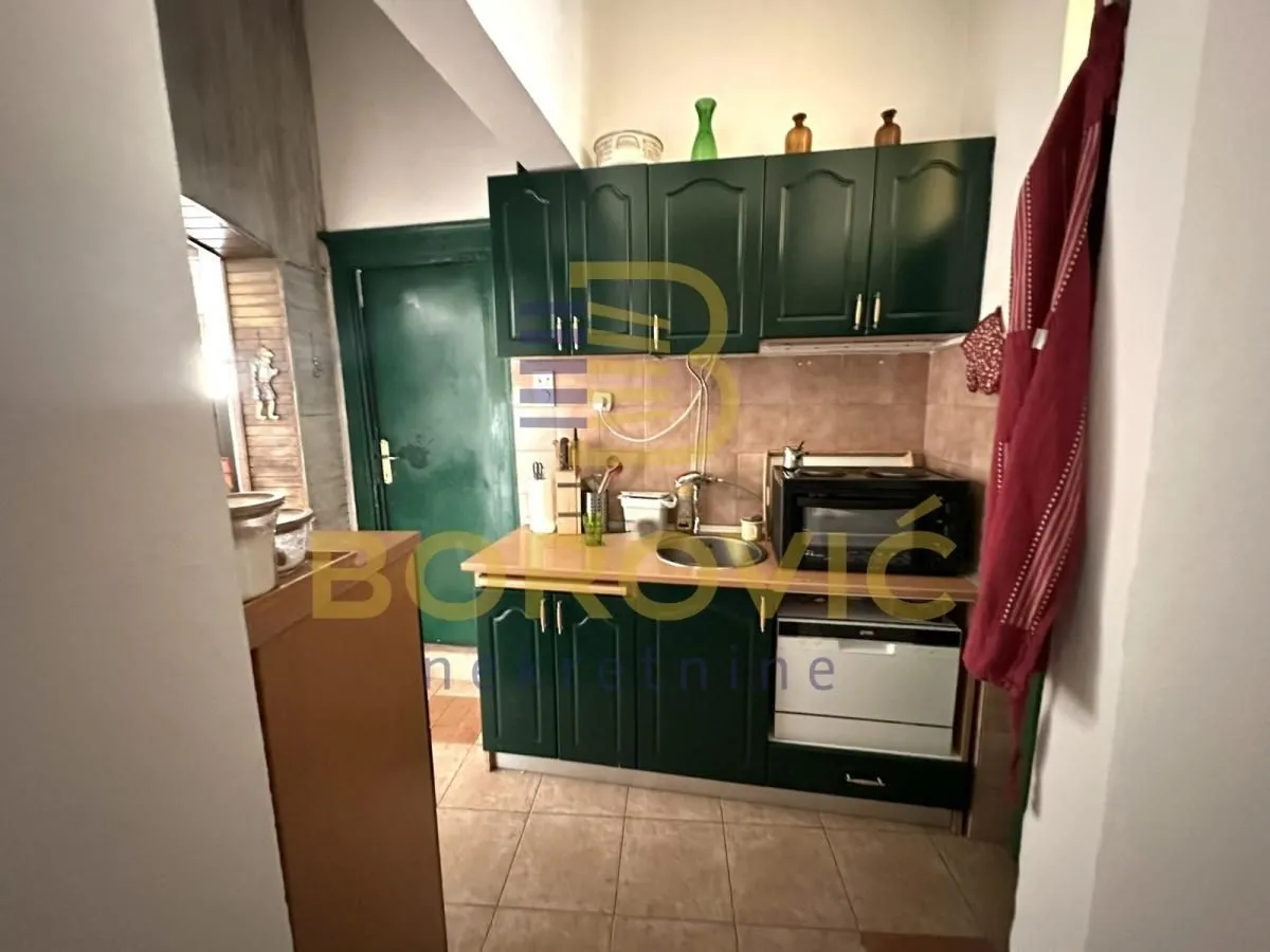 Prodaja, četvorosoban stan, 107m², Vračar Sve Podlokacije, Beograd