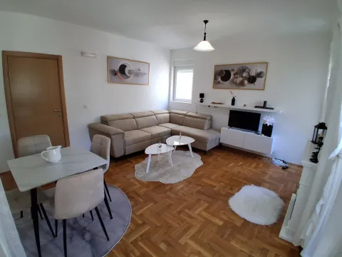 Rent, one bedroom apartment, 50m², Ljubović, Podgorica - image 2