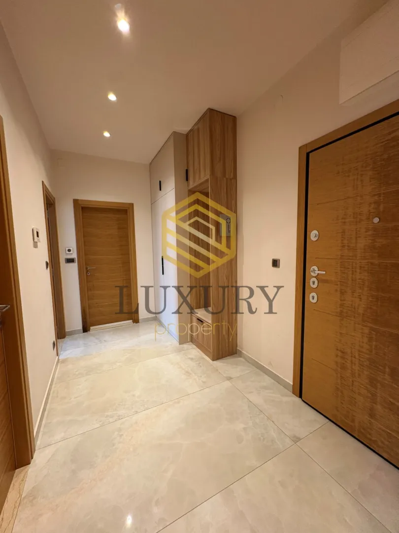 Izdavanje, dvosoban stan, 75m², Kod Capital Plaze, Podgorica