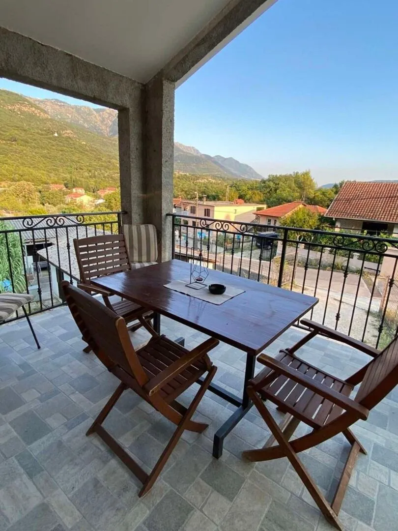 Rent, three bedroom apartment, 90m², Gradiošnica, Tivat