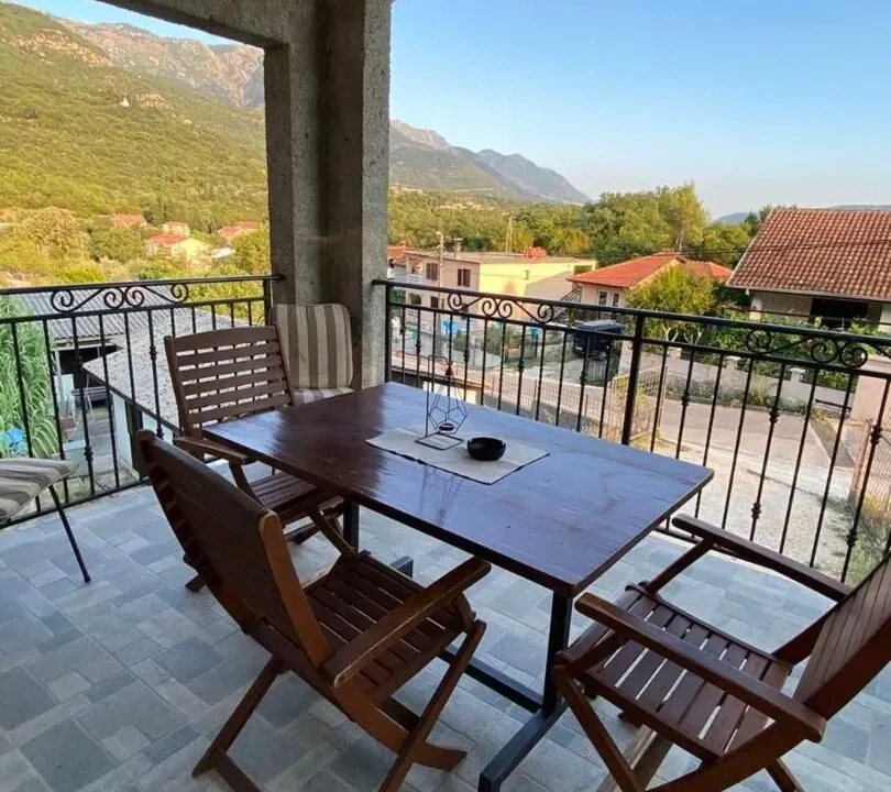 Rent, three bedroom apartment, 90m², Gradiošnica, Tivat