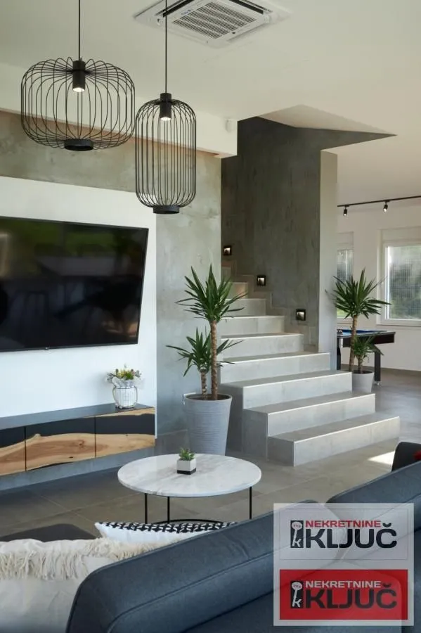 Rent, house, 300m², Sremski Karlovci, Novi Sad