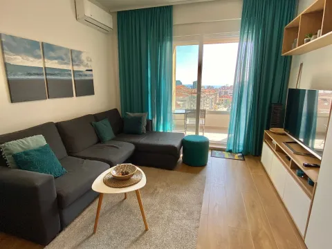 Izdavanje, jednosoban stan, 43m², Centar, Budva - image 3